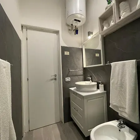 San Lorenzo Di Massimo & Luisa Lejlighed Rom